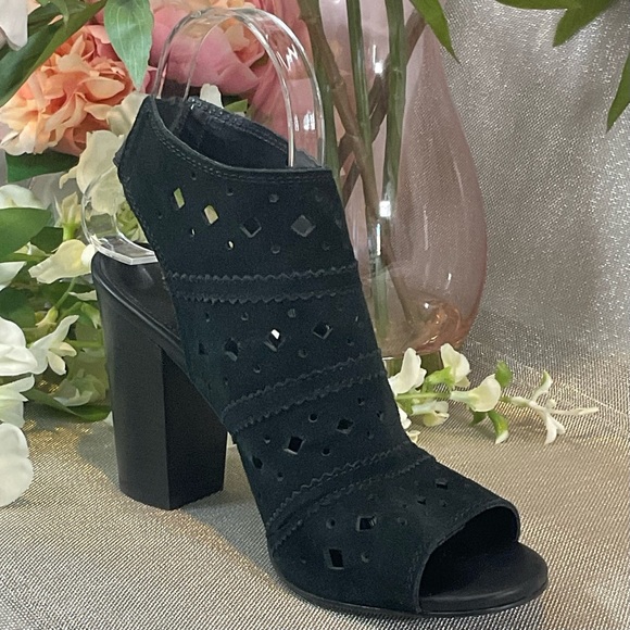 Cutout Charisma: Franco Fortini Black Heeled Booties - Size 7.5 Worn once in Box - Picture 5 of 11